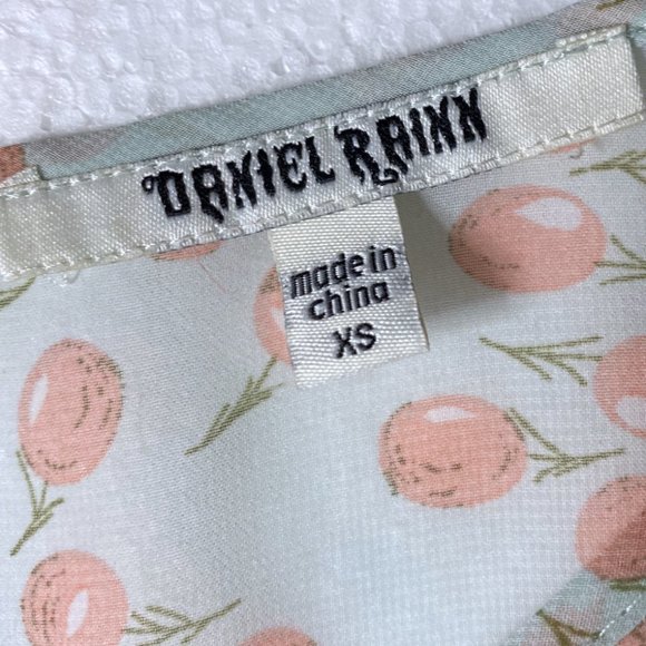 Daniel Rainn Sz XS Cherry Novelty Print Peplum Top - Picture 2 of 9